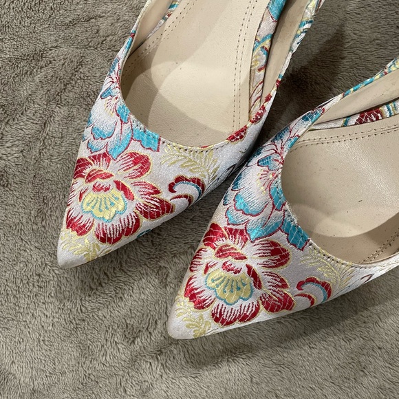 Marc Fisher Heels - Picture 3 of 6